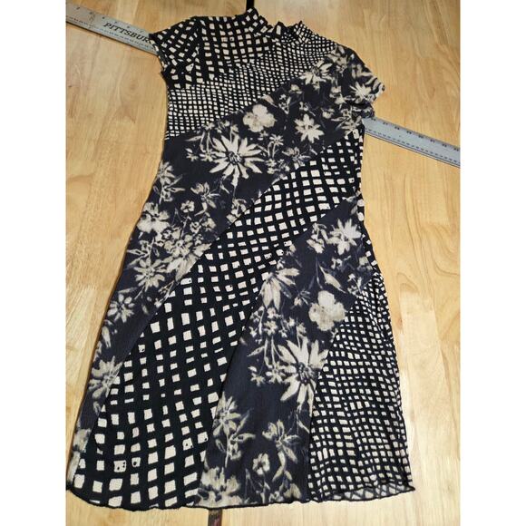 Urban Outfitters Y2K abstract print knit bodycon dress cap sleeves knee length s - Picture 1 of 7